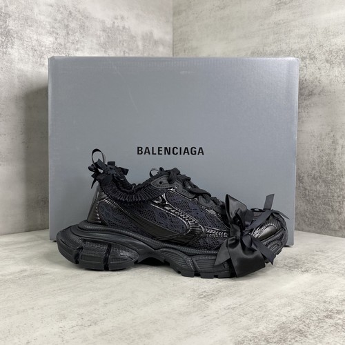 Balenciaga 3XL Denim Mesh Polyurethane Chunky Sneakers with Lace Ribbon Reflective Detail 발렌시아가 3XL 데님 메쉬 폴리우레탄 청키 스니커즈 레이스 리본 리플렉티브 디테일 3cm