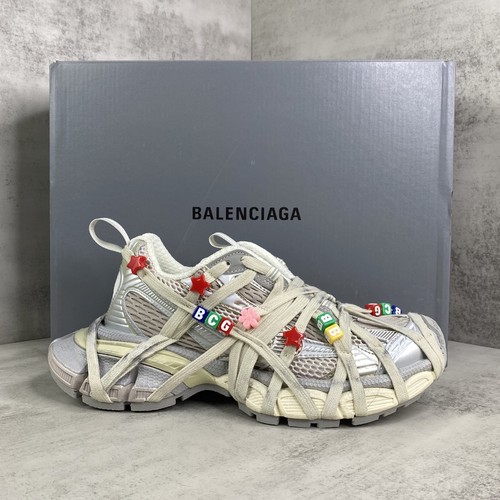 Balenciaga 3XL Extreme Laces Mesh Polyurethane Chunky Runner Sneakers with Oversized Lace Detail 발렌시아가 3XL 익스트림 레이스 메쉬 폴리우레탄 청키 러너 스니커즈 오버사이즈 레이스 디테일 W3XBD9188 3cm