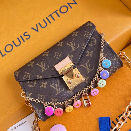 Louis Vuitton Pouch Métis Monogram Canvas Belt Bag with Chain Strap Detail 루이비통 파우치 메티스 모노그램 캔버스 벨트백 체인스트랩 M4588Z 8cm