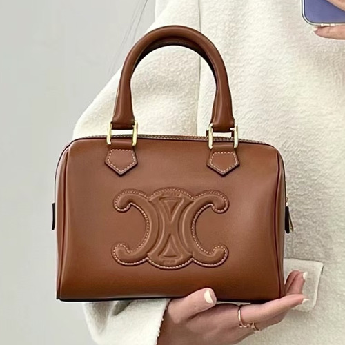 Celine Triomphe Embossed Cowhide Leather Boston Bucket Bag with Top Handle Strap Detail 셀린느 트리옹프 엠보싱 카우하이드 보스턴 버킷백 탑핸들 113773 20cm