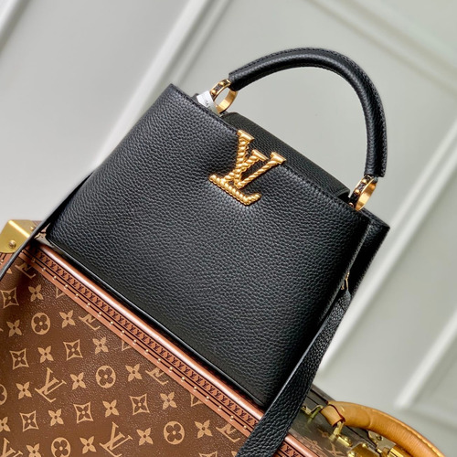 Louis Vuitton Capucines PM Taurillon Leather Top Handle Tote Bag with Chain LV Detail 루이비통 카퓌신 PM 토리옹 레더 탑핸들 토트백 체인LV M24673 27cm