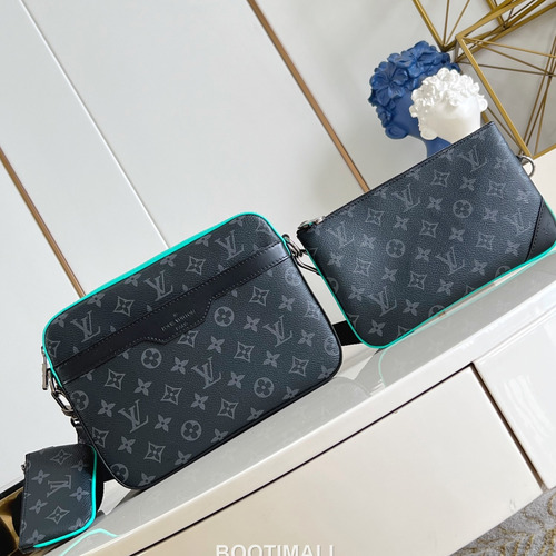 Louis Vuitton Trio Monogram Eclipse Canvas Messenger Bag with Detachable Pouch Detail 루이비통 트리오 모노그램 이클립스 메신저백 탈부착파우치 M26052 25cm