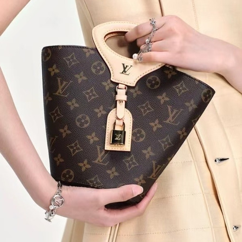 Louis Vuitton Rivage BB Monogram Canvas Bucket Bag with Lock Tag Detail 루이비통 리바쥬 BB 모노그램 캔버스 버킷백 락태그 M14680 12cm
