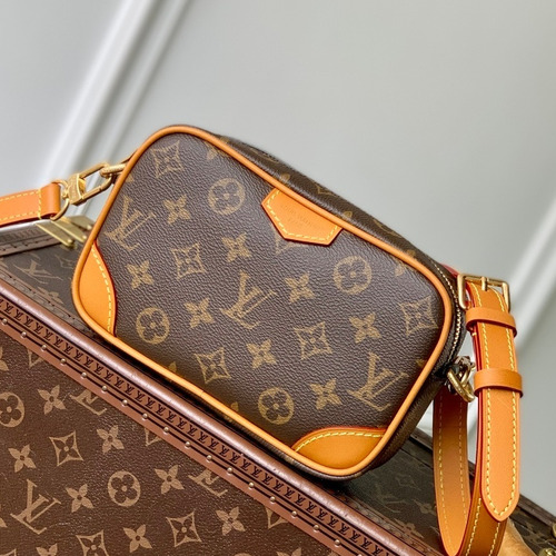 Louis Vuitton Trocadéro Mini Monogram Canvas Crossbody Bag with Reinforced Corner Detail 루이비통 트로카데로 미니 모노그램 캔버스 크로스백 강화코너 M14058 20cm
