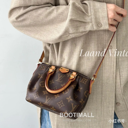 Louis Vuitton Turenne Mini Monogram Canvas Crossbody Bag with Pleated Front Detail 루이비통 투렌느 미니 모노그램 캔버스 크로스백 플리츠프론트 M61253 17cm