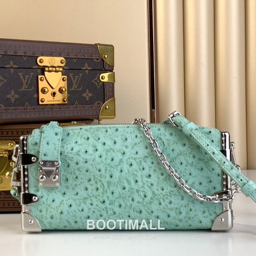 Louis Vuitton Slim Trunk Lambskin Leather Shoulder Bag with S Lock Stud Detail 루이비통 슬림 트렁크 램스킨 숄더백 S락 스터드 M25445 23cm