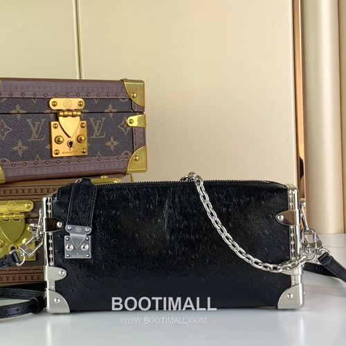 Louis Vuitton Slim Trunk Lambskin Leather Shoulder Bag with S Lock Stud Detail 루이비통 슬림 트렁크 램스킨 숄더백 S락 스터드 M25445 23cm