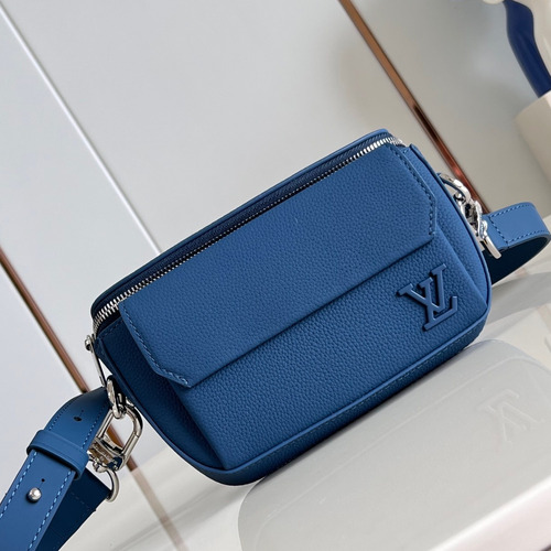 Louis Vuitton Pilot Mini Cowhide Leather Crossbody Bag with Front Pocket Detail 루이비통 파일럿 미니 카우하이드 크로스백 프론트포켓 M83563 20cm