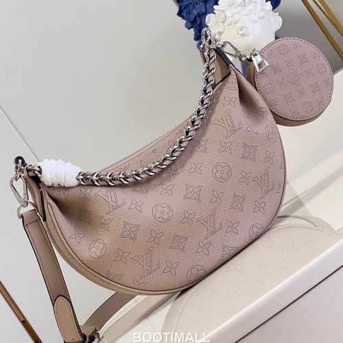 Louis Vuitton Baia PM Mahina Perforated Leather Shoulder Bag with Chain Handle Detail 루이비통 바이아 PM 마히나 퍼포레이티드 숄더백 체인핸들 M22959 26cm