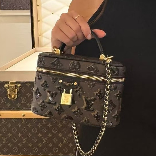 Louis Vuitton Vanity Chain Pouch Monogram Sequin Canvas Mini Chain Bag 루이비통 베니티 체인 파우치 모노그램 스팽글 미니 체인백 M27049 19cm