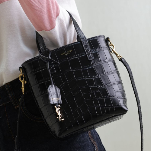 Saint Laurent Mini Toy Croc Embossed Calfskin Tote Bag with YSL Charm Detail 생로랑 미니 토이 크로크 엠보싱 카프스킨 토트백 YSL참 712367 18cm