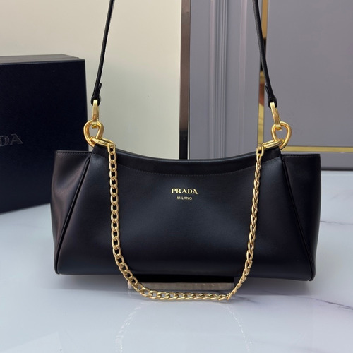 Prada Calfskin Chain Strap Shoulder Bag with Logo Zip Pocket Detail 프라다 카프스킨 체인스트랩 숄더백 로고지퍼포켓 1BC261 28cm