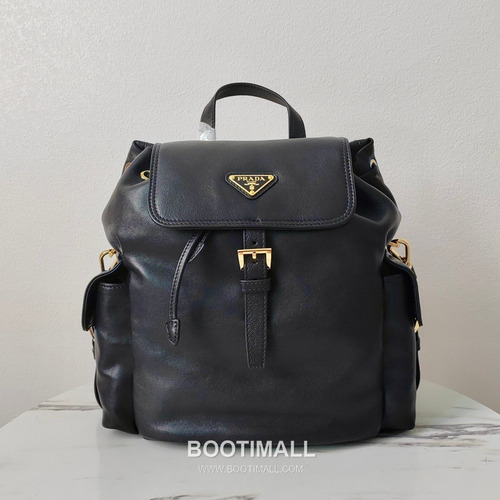 Prada Explore Lambskin Backpack with Flap Buckle Pocket Detail 프라다 익스플로어 램스킨 백팩 플랩버클 포켓 2VZ080 29cm