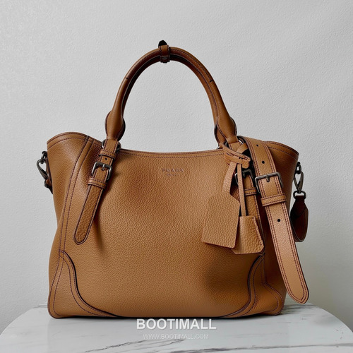 Prada Textured Calfskin Tote Bag with Embossed Logo Strap Detail 프라다 텍스처드 카프스킨 토트백 엠보싱로고 스트랩 1BG602 38cm