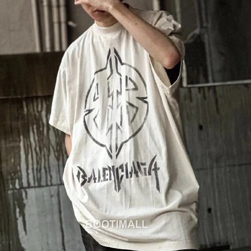 Balenciaga Metal Rock Shield Graphic Print Cotton T-Shirt Crewneck Short Sleeve 발렌시아가 메탈 락 실드 그래픽 프린트 코튼 크루넥 반팔 티셔츠 31065