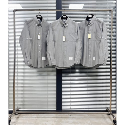 Thom Browne SS26 Cotton Oxford Long Sleeve Shirt with Armband Stripe Detail 톰브라운 SS26 코튼 옥스포드 롱슬리브 셔츠 암밴드 스트라이프 디테일