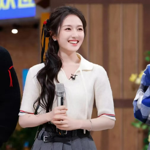 Thom Browne FW26 Merino Wool Knit Polo T-Shirt with Tie Detail 톰브라운 FW26 메리노 울 니트 폴로 반팔 티셔츠 타이 디테일