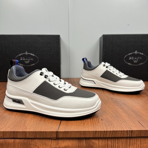 Prada Smooth Calfskin Nylon Low Sneakers with Metal Eyelet Logo Detail 프라다 스무스 카프스킨 나일론 로우 스니커즈 메탈 아일렛 로고 디테일 4.0cm