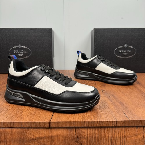 Prada Smooth Calfskin Nylon Low Sneakers with Metal Eyelet Logo Detail 프라다 스무스 카프스킨 나일론 로우 스니커즈 메탈 아일렛 로고 디테일 4.0cm
