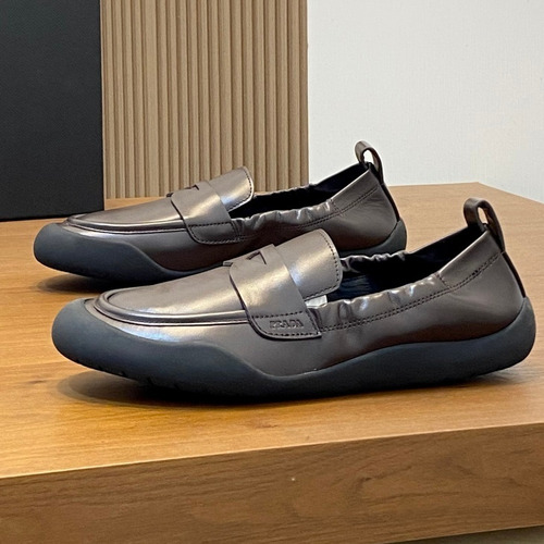 Prada Calfskin Slip-On Low Sneakers with Stitching Detail 프라다 카프스킨 슬립온 로우 스니커즈 스티칭 디테일 4.0cm