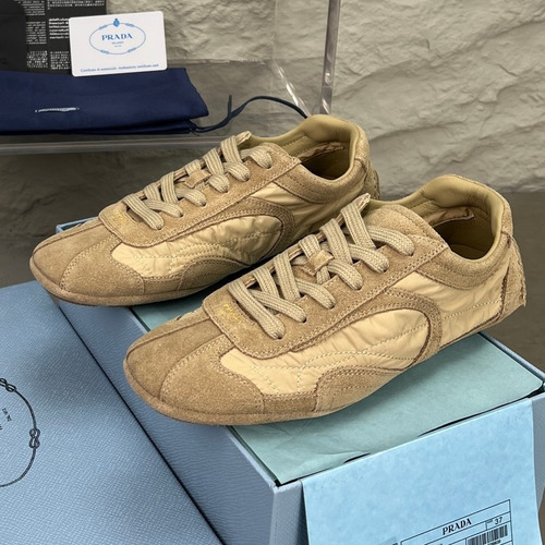 Prada Suede Silk Low German Trainer Sneakers with Rubber Sole Detail 프라다 스웨이드 실크 로우 독일군 트레이너 스니커즈 러버솔 디테일 3.0cm
