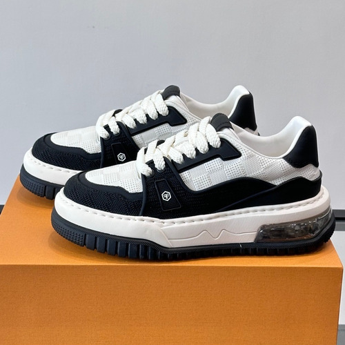 Louis Vuitton Calfskin Low Sneakers with Embossed Logo Tongue Detail 루이비통 카프스킨 로우 스니커즈 엠보싱 로고 텅 디테일 4.5cm