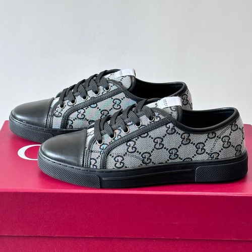 Gucci GG Embossed Calfskin Low Sneakers with Metal Eyelet Detail 구찌 GG 엠보싱 카프스킨 로우 스니커즈 메탈 아일렛 디테일 3.5cm