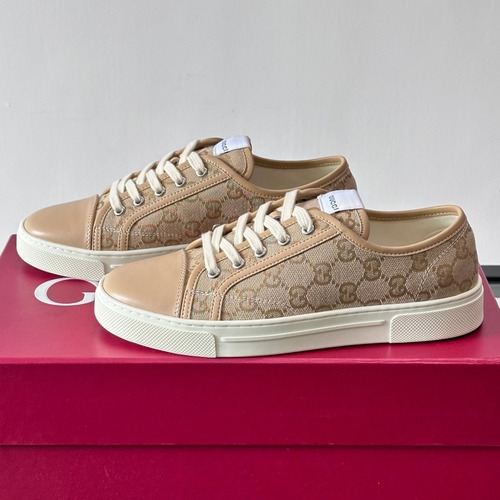 Gucci GG Embossed Calfskin Low Sneakers with Metal Eyelet Detail 구찌 GG 엠보싱 카프스킨 로우 스니커즈 메탈 아일렛 디테일 3.5cm