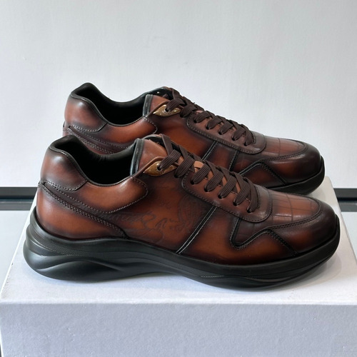 Berluti Calfskin Low Sneakers with Embossed Logo Detail 벨루티 카프스킨 로우 스니커즈 엠보싱 로고 디테일 4.5cm