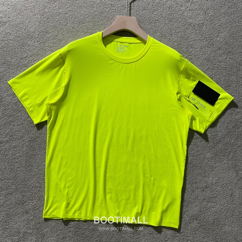 Arc’teryx SS24 Polyester Blend Colorblock Zip Pocket Quick-Dry Short Sleeve T-Shirt 아크테릭스 SS24 폴리에스터 혼방 컬러블록 지퍼포켓 퀵드라이 반팔 티셔츠