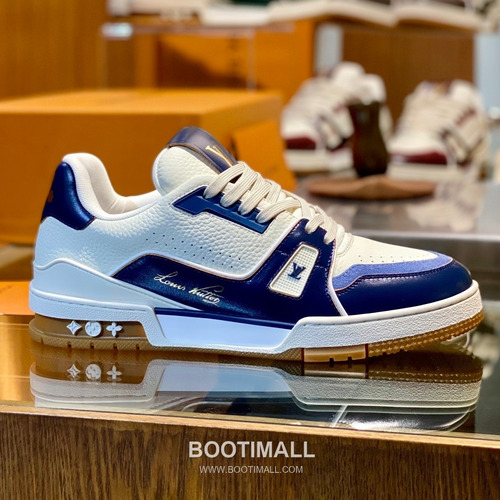 Louis Vuitton LV Trainer Grained Calfskin Leather Low Sneakers with Monogram Rubber Sole Detail 루이비통 LV 트레이너 그레인드 카프스킨 레더 로우 스니커즈 모노그램 러버솔 디테일 4cm