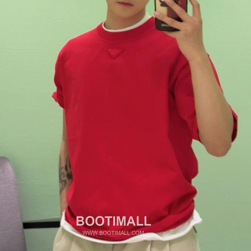 Prada 2026 S/S Cotton Triangle Logo Embroidered T-Shirt 프라다 2026SS 코튼 트라이앵글 로고 자수 티셔츠