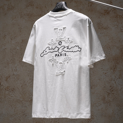 Louis Vuitton 2026 S/S Cotton Patch Embroidered Logo T-Shirt 루이비통 2026SS 코튼 패치 자수 로고 티셔츠