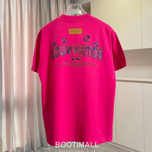 Louis Vuitton 2026 S/S Cotton Letter Logo Print T-Shirt 루이비통 2026SS 코튼 레터 로고 프린트 티셔츠