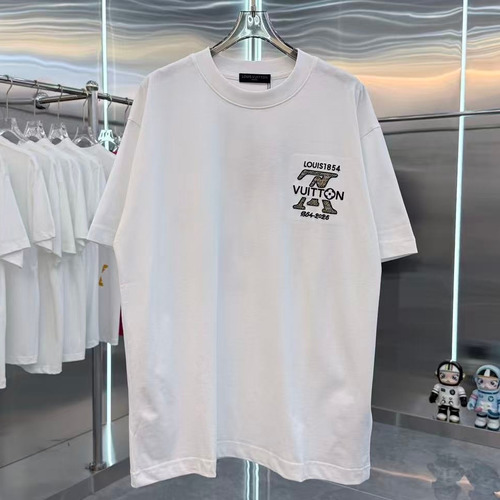 Louis Vuitton 2026 S/S Cotton 3D Embroidery Logo T-Shirt 루이비통 2026SS 코튼 3D 자수 로고 티셔츠