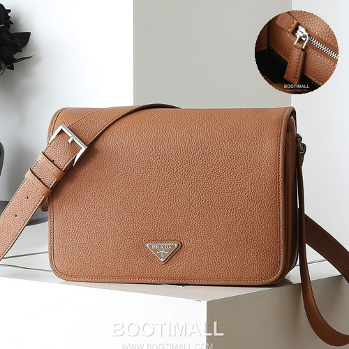 Prada Calfskin Messenger Bag with Flap and Magnetic Closure 프라다 카프스킨 플랩 마그네틱 클로저 메신저백 2VD074 32cm