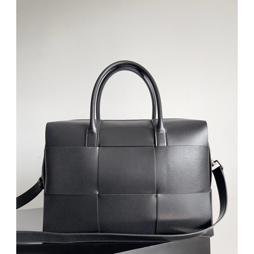 Bottega Veneta Intrecciato Calfskin Leather Black Top Handle Crossbody Briefcase Bag 보테가베네타 인트레치아토 카프스킨 레더 블랙 탑핸들 크로스바디 브리프케이스백 20191800 36cm