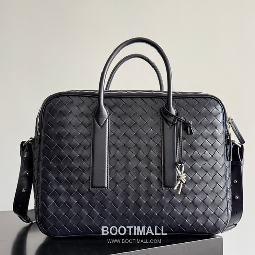 Bottega Veneta GetAway Calfskin Leather Black Dual Compartment Top Handle Crossbody Briefcase Bag 보테가베네타 겟어웨이 카프스킨 레더 블랙 더블 컴파트먼트 탑핸들 크로스바디 브리프케이스백 20191980 39cm