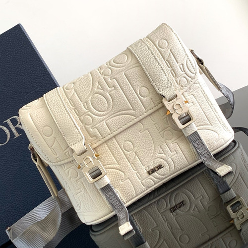Dior Hit the Road Gravity Leather Messenger Crossbody Bag 디올 히트더로드 그래비티 레더 아이보리 크로스 메신저백 1ESPO333 24cm