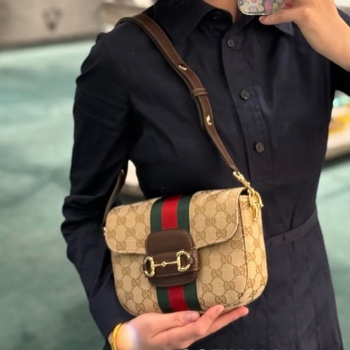 Gucci Horsebit 1955 GG Canvas Leather Trim Saddle Crossbody Bag 구찌 홀스빗 1955 GG 캔버스 베이지 크로스 새들백 866762 21cm