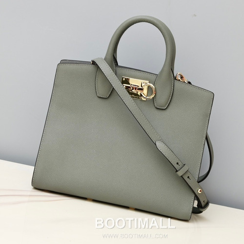 페라가모 스튜디오 카프스킨 간치니 토트 숄더백 Ferragamo Studio Calfskin Gancini Tote Shoulder Bag 211425 28cm