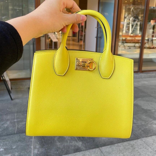 페라가모 스튜디오 카프스킨 간치니 미니 토트 숄더백 Ferragamo Studio Calfskin Gancini Mini Tote Shoulder Bag 211424 22cm