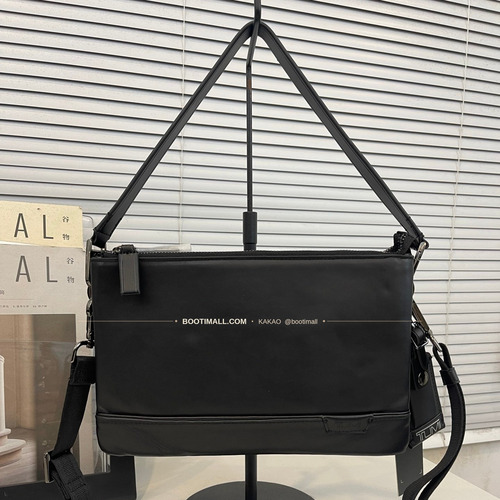 투미 해리슨 가죽 멀티포켓 슬림 블랙 크로스백 Tumi Harrison Leather Multi Pocket Slim Black Crossbody Bag 26cm