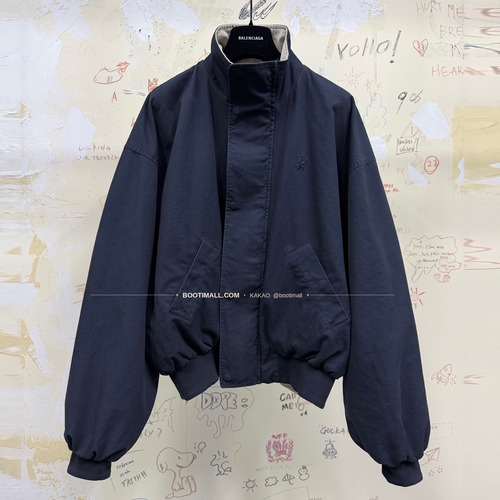 발렌시아가 2025FW 리버서블 스탠드카라 루즈핏 해링턴재킷 Balenciaga 2025 FW Reversible Stand Collar Loose Fit Harrington Jacket