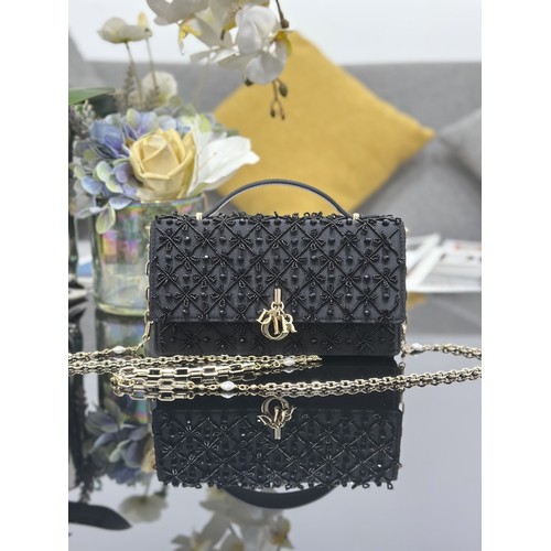 디올 미스디올 새틴 자수비즈 보우 핑크 미니 체인백 Dior Miss Dior Satin Embroidery Beads Bow Pink Mini Chain Bag M0997 21cm