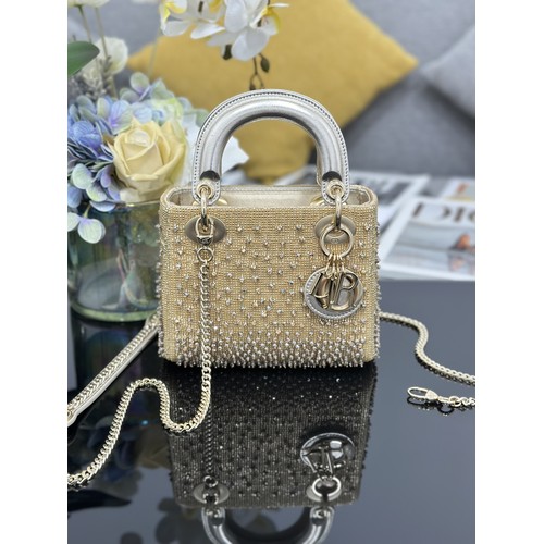 디올 레이디디올 비즈자수 램스킨 실버 미니 토트백 Dior Lady Dior Beaded Embroidery Lambskin Silver Mini Tote Bag M0505 17cm