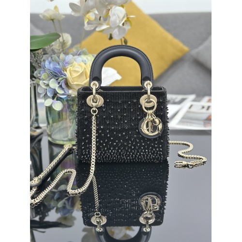 디올 레이디디올 비즈자수 램스킨 실버 미니 토트백 Dior Lady Dior Beaded Embroidery Lambskin Silver Mini Tote Bag M0505 17cm