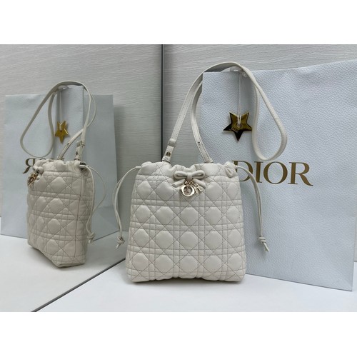 디올 아디오러블 램스킨 카나쥬 보우 블랙 버킷백 Dior Adiorable Lambskin Cannage Bow Black Bucket Bag 22cm