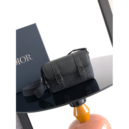디올 데일리 오블리크 캔버스 레더 블랙 플랩 메신저백 Dior Daily Oblique Canvas Leather Black Flap Messenger Bag 2ESCA598YNU 20cm