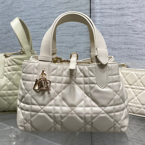 디올 투주르 카프스킨 카나쥬 아이보리 스몰 토트백 Dior Toujours Calfskin Cannage Ivory Small Tote Bag 2822 23cm